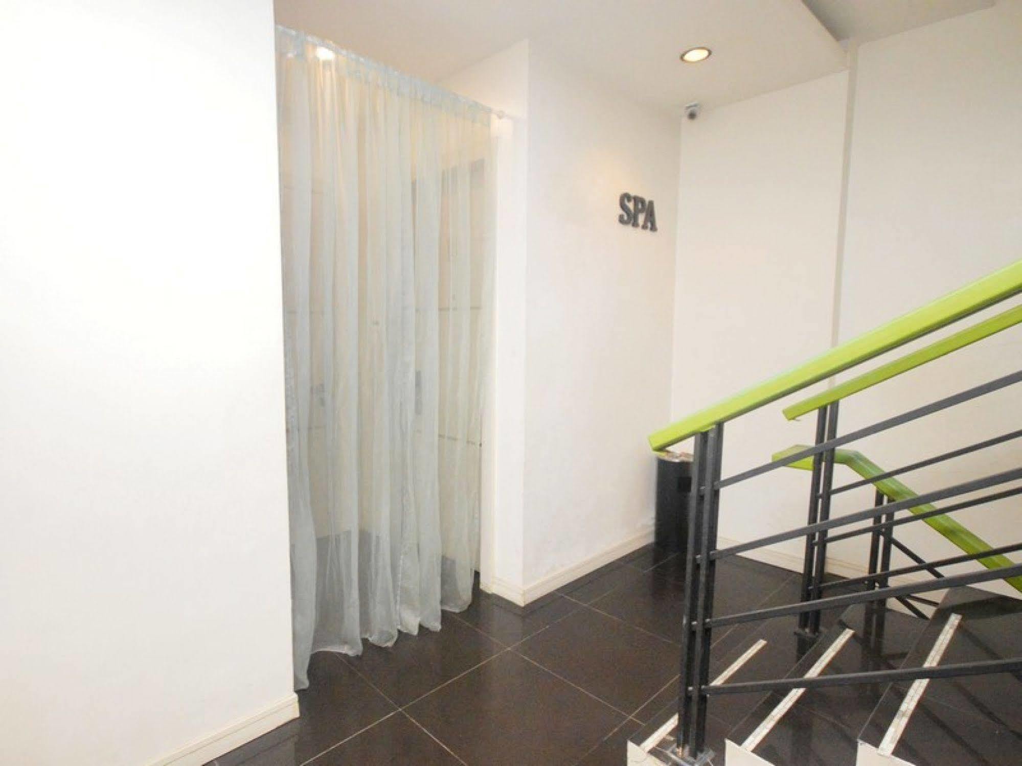 Nida Rooms Nagoya Batu Ampar Batam Exterior foto